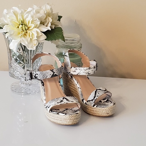 Shoes - 🆕️ Ankle Strap Espadrille Wedges~ Snake Skin